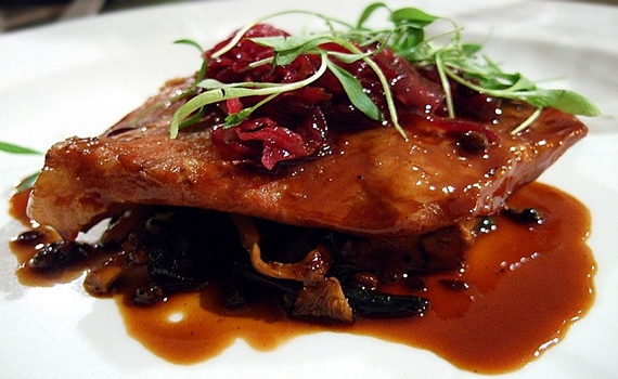 Mushroom Recipe : Pork and Chanterelles with Tomato Sauce